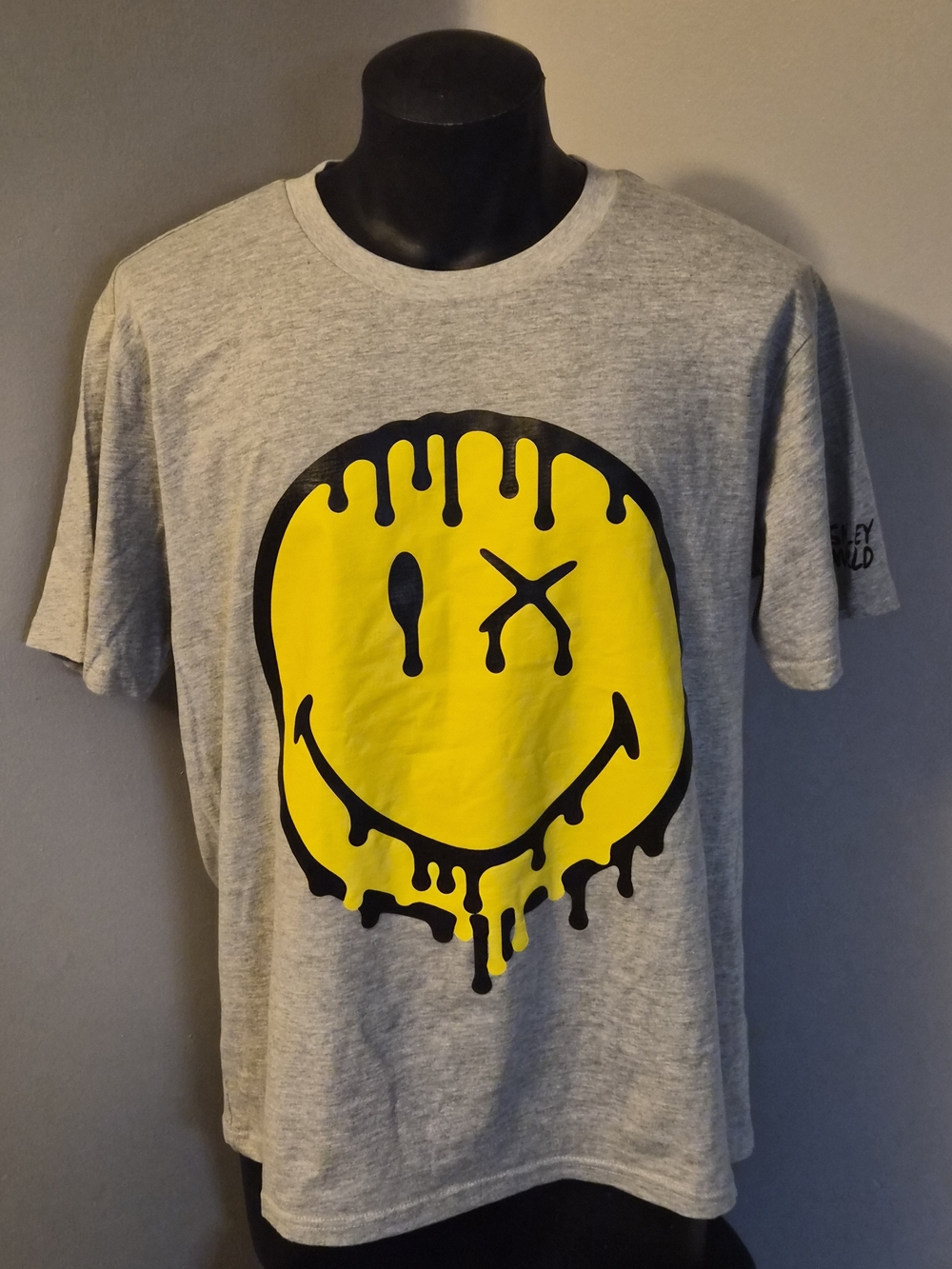 Smiley World XL Grey Dripping Smiley Face Graphic T-Shirt Yellow Black